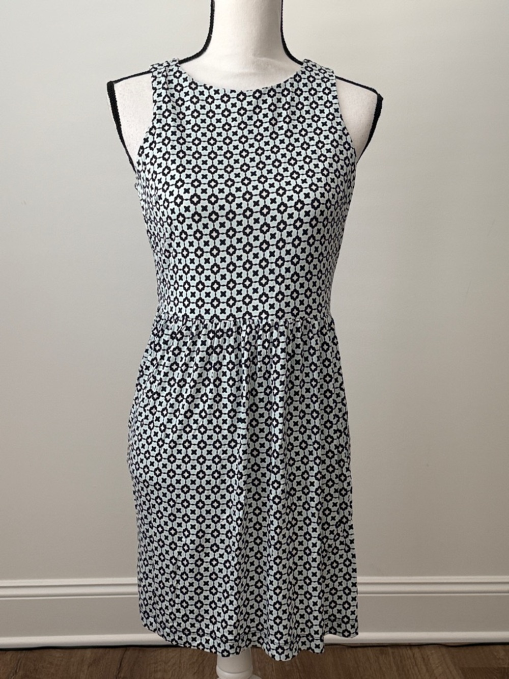 Loft Sleeveless Black & White Patterned Women's Dress, Size Petite Small